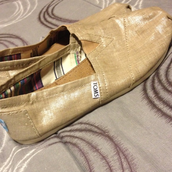 Toms