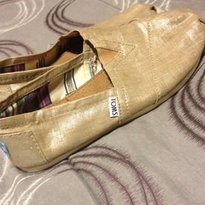 Toms