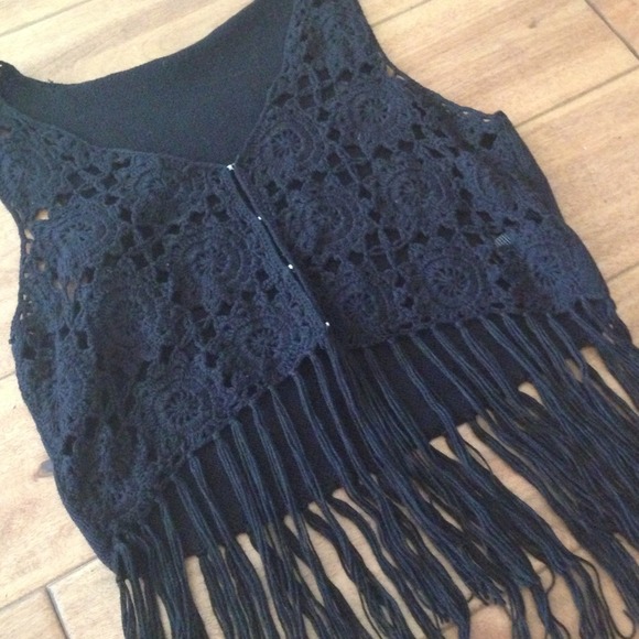 *SOLD* Free People Black Boho Crochet Crop Top - Picture 2 of 4