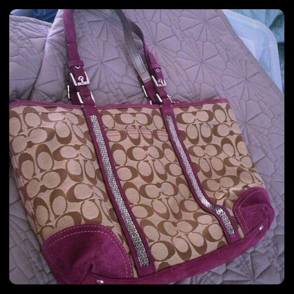 💥SOLD💥!Coach bag perfect for fall!