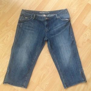Mossimo capris