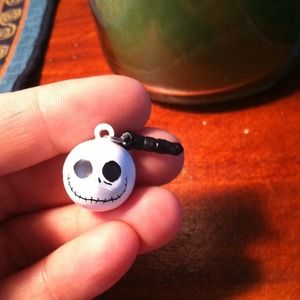 Jack skellington dust plug iPhone 4