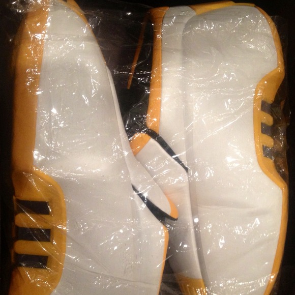 Adidas Shoes - KOBE II