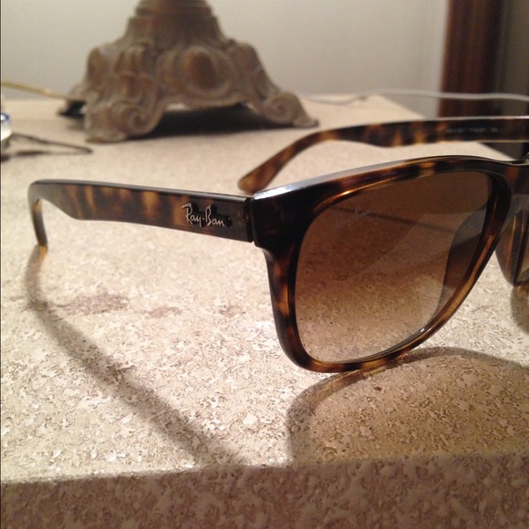 Ray Ban Sunglasses - Picture 2 of 4