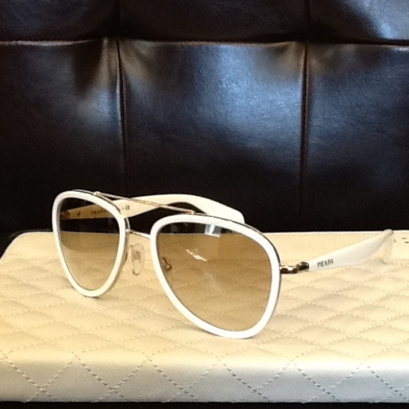 ✂️Price Cut✂️ Sexy Authentic Prada Sunglasses