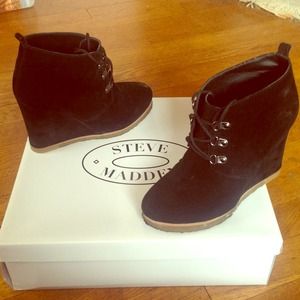 Steve Madden wedge booties 🍁🍃