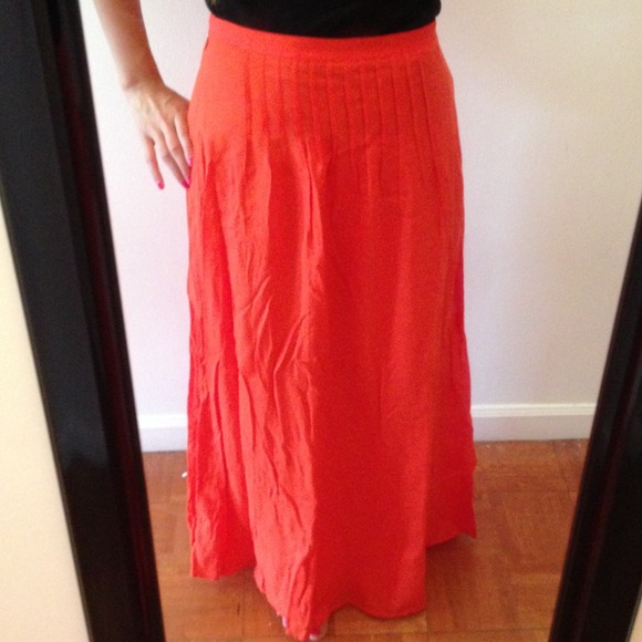 Maxi orange skirt