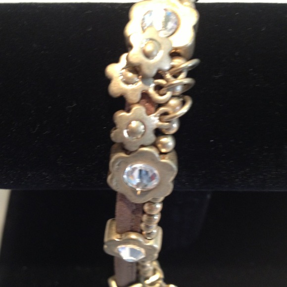 Bracelet - Picture 1 of 3