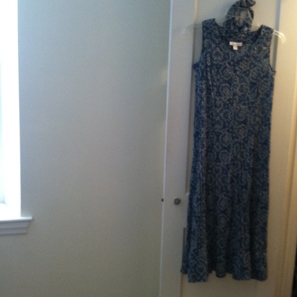 Dress - Picture 1 of 1