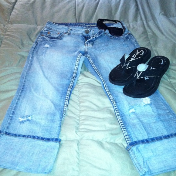 *Price Drop!* American Eagle Capris