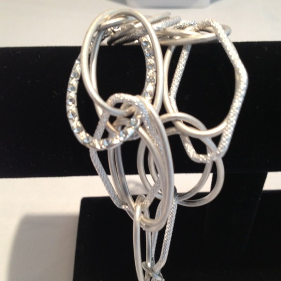 Bracelet - Picture 1 of 3