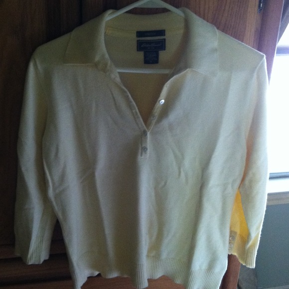 Light weight pale yellow sweater