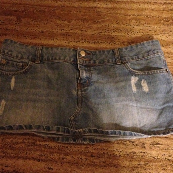 !!!!!SOLD!!!!!!Size 17 mini skirt