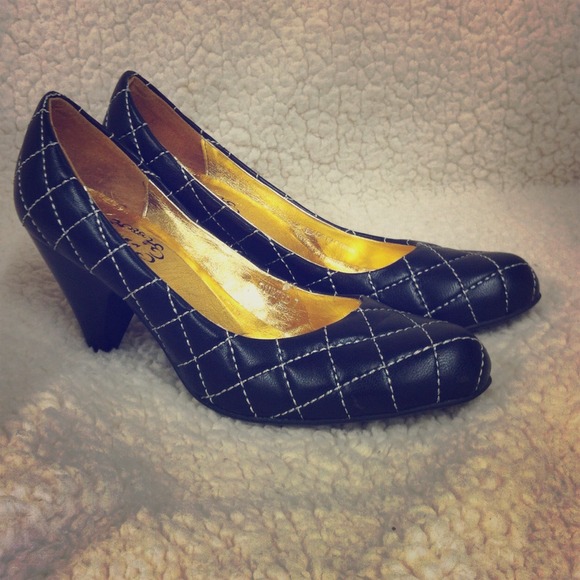 REDUCED! Black Quilted Heels/Pumps