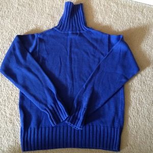 Turtle neck sweater