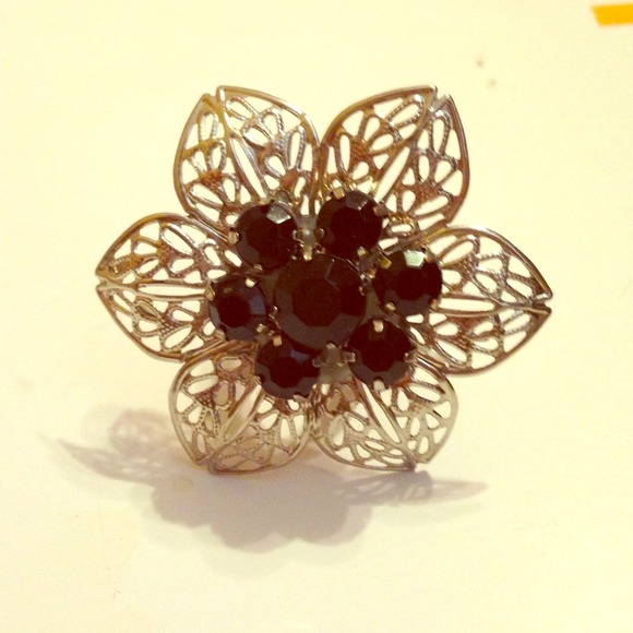 Beautiful silver and black stone ring!