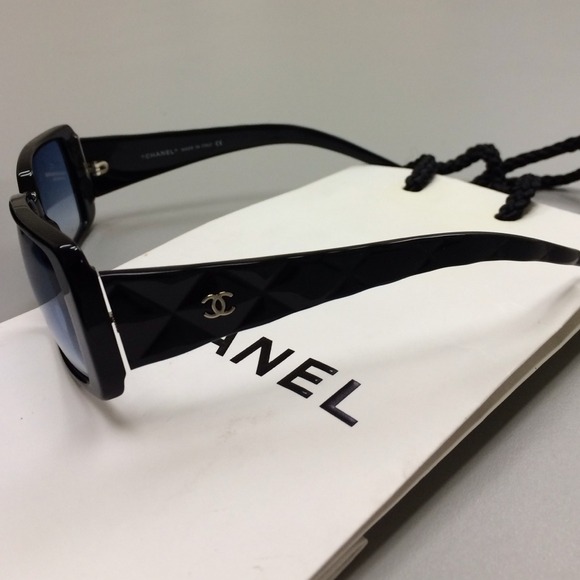 🚫SOLD🚫Authentic Chanel sunnies 😎 - Picture 3 of 4