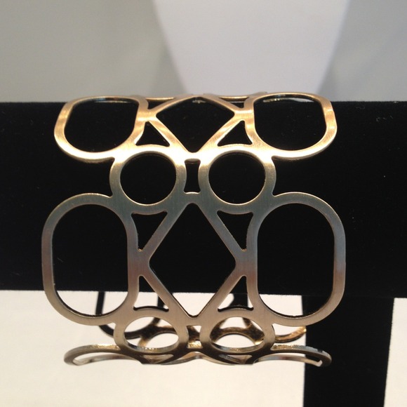 Cuff - Picture 1 of 2