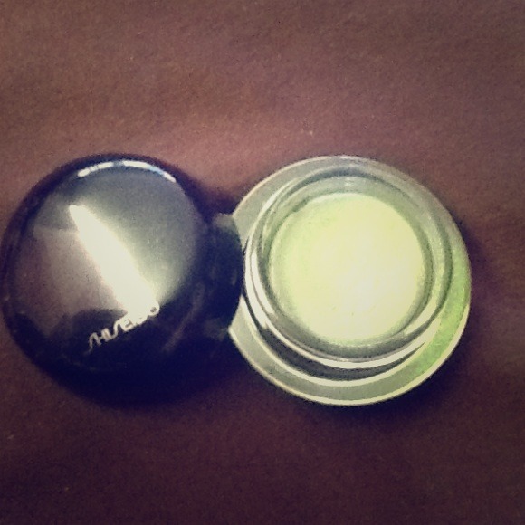 Shiseido Hydro powder eye shadow Green Exotique H7