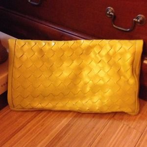Foldable Clutch