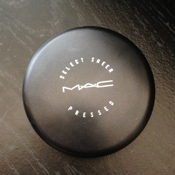 Authentic MAC select sheer pressed powder NC45