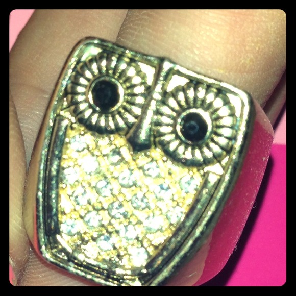 Fashion owl ring