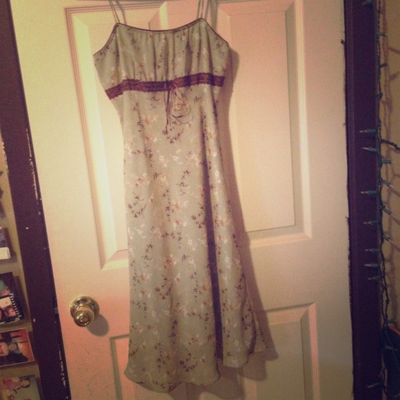 Floral print dress with lace