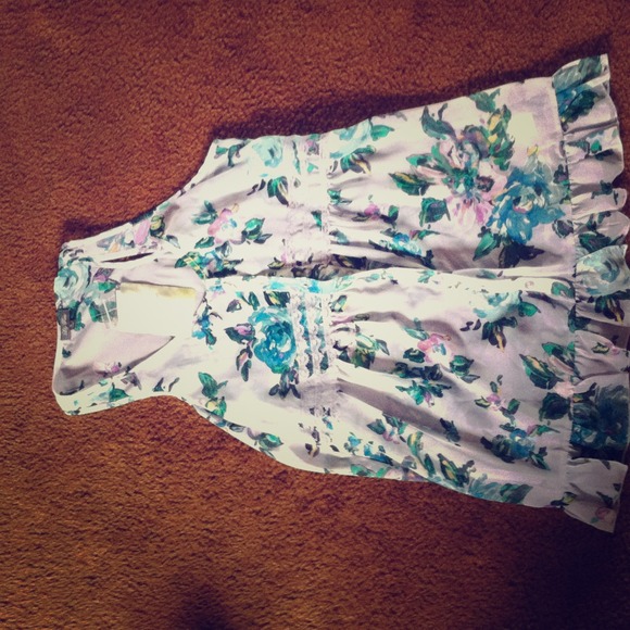 A Lilly Rose floral tank.