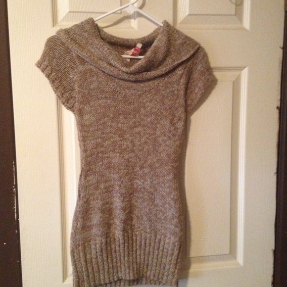 Perfect amber/beige winter dress