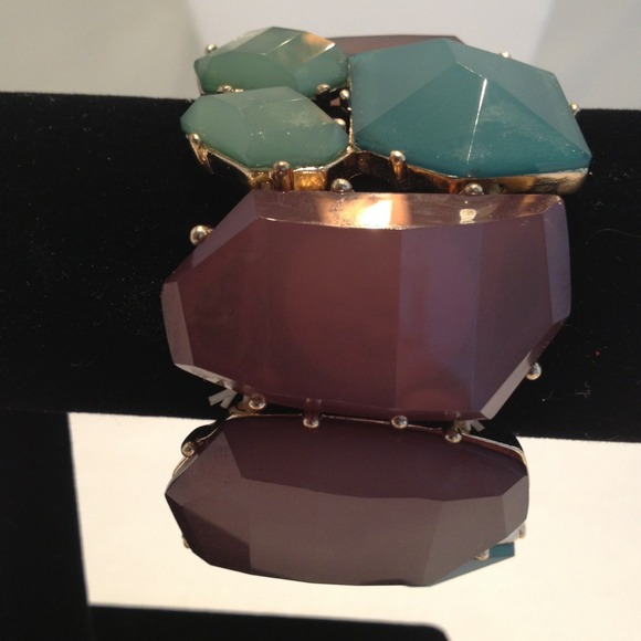 Bracelet - Picture 1 of 2