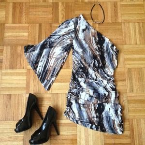 ❌SOLD❌F21 one sleeve dress