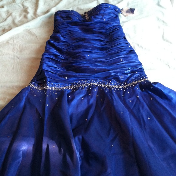 Royal blue prom dress - Picture 2 of 4