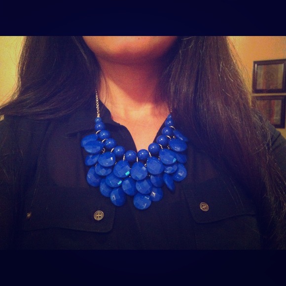 Ombré teardrop necklace with matching earrings