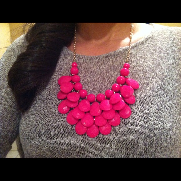 Teardrop necklace with matching earrings