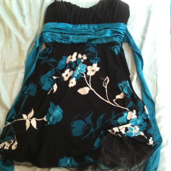 Flower print party dress - Picture 2 of 4