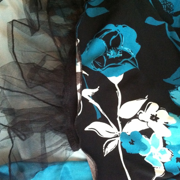 Flower print party dress - Picture 3 of 4