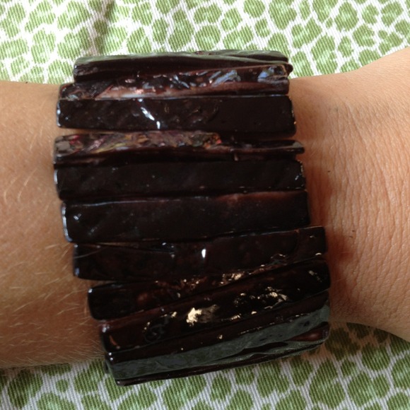 GENUINE SHELL STRETCH BRACELET LARGE DARK BROWN