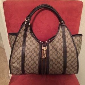 💝💝Authentic large Gucci purse💝💝