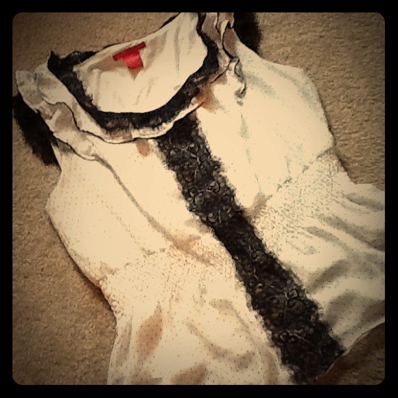 Baby doll cute, off white polka dot stop