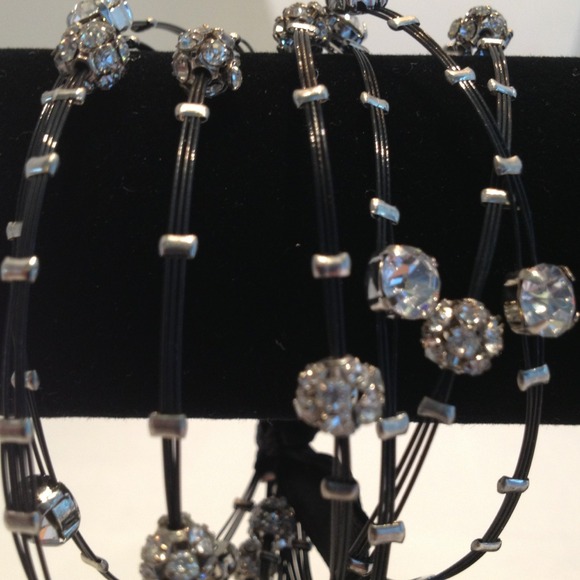 Bracelet - Picture 1 of 2