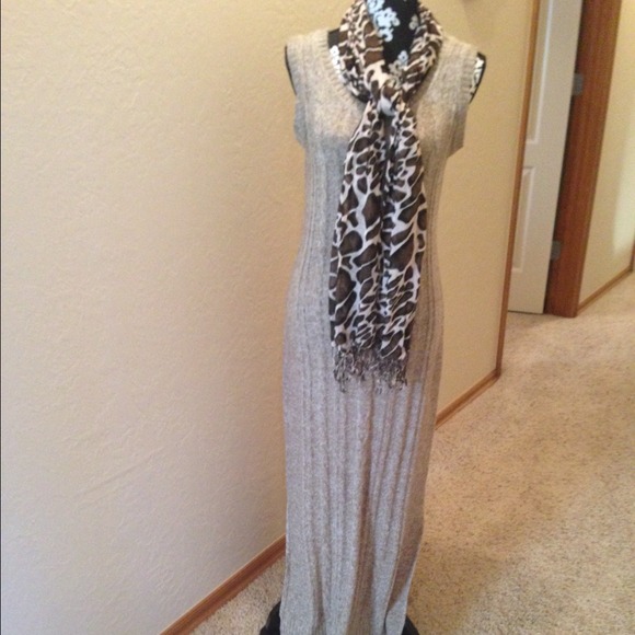 🎀HP🎀Beautiful Maxi Sweater Dress - Picture 3 of 4