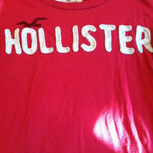 SOLD TO BETH6856✅Hollister Hot Pink T-Shirt - Picture 2 of 3
