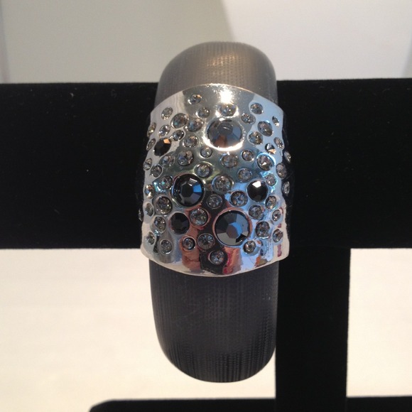 Bangle - Picture 1 of 2