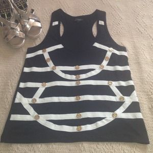 Racer back anchor button top