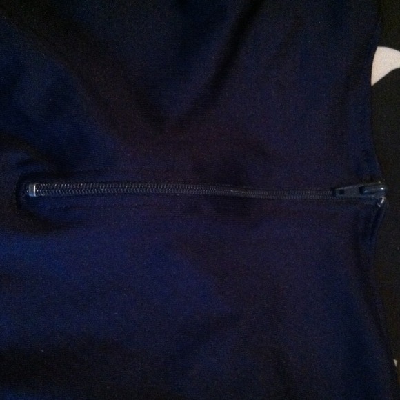 Cheerleading Crop Top - Picture 3 of 3