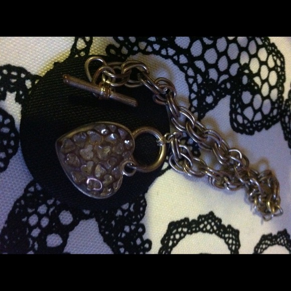 Heart charm bracelet. Super cute! 😊 - Picture 2 of 2