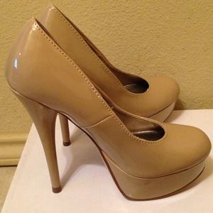 Nude pump