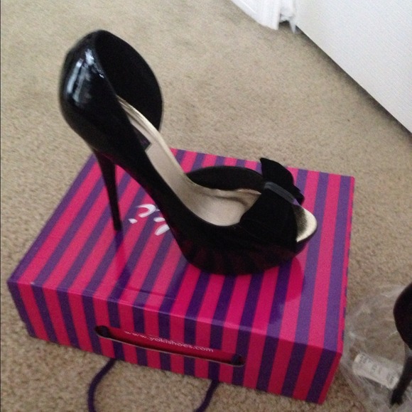 Black pumps Yoki Sarey black - Picture 2 of 4