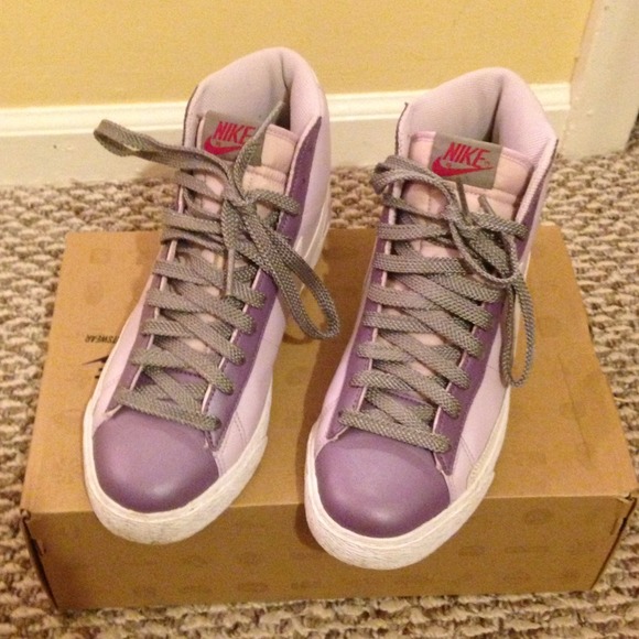 Nike Shoes - ❗️SALE❗️Women's Nike Hightop Blazers