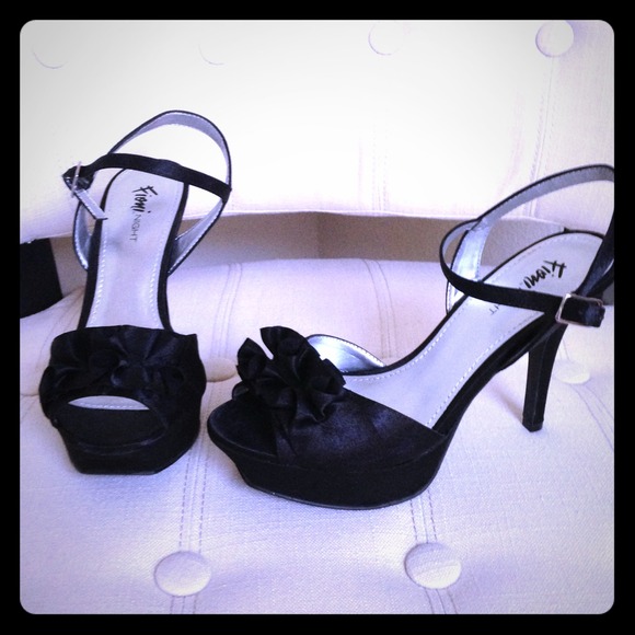 Black Dress Pumps